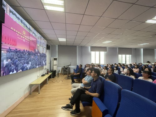 藝術(shù)設(shè)計(jì)學(xué)院組織師生收看“七一勛章”頒授儀式并開展文化藝術(shù)交流活動(dòng)